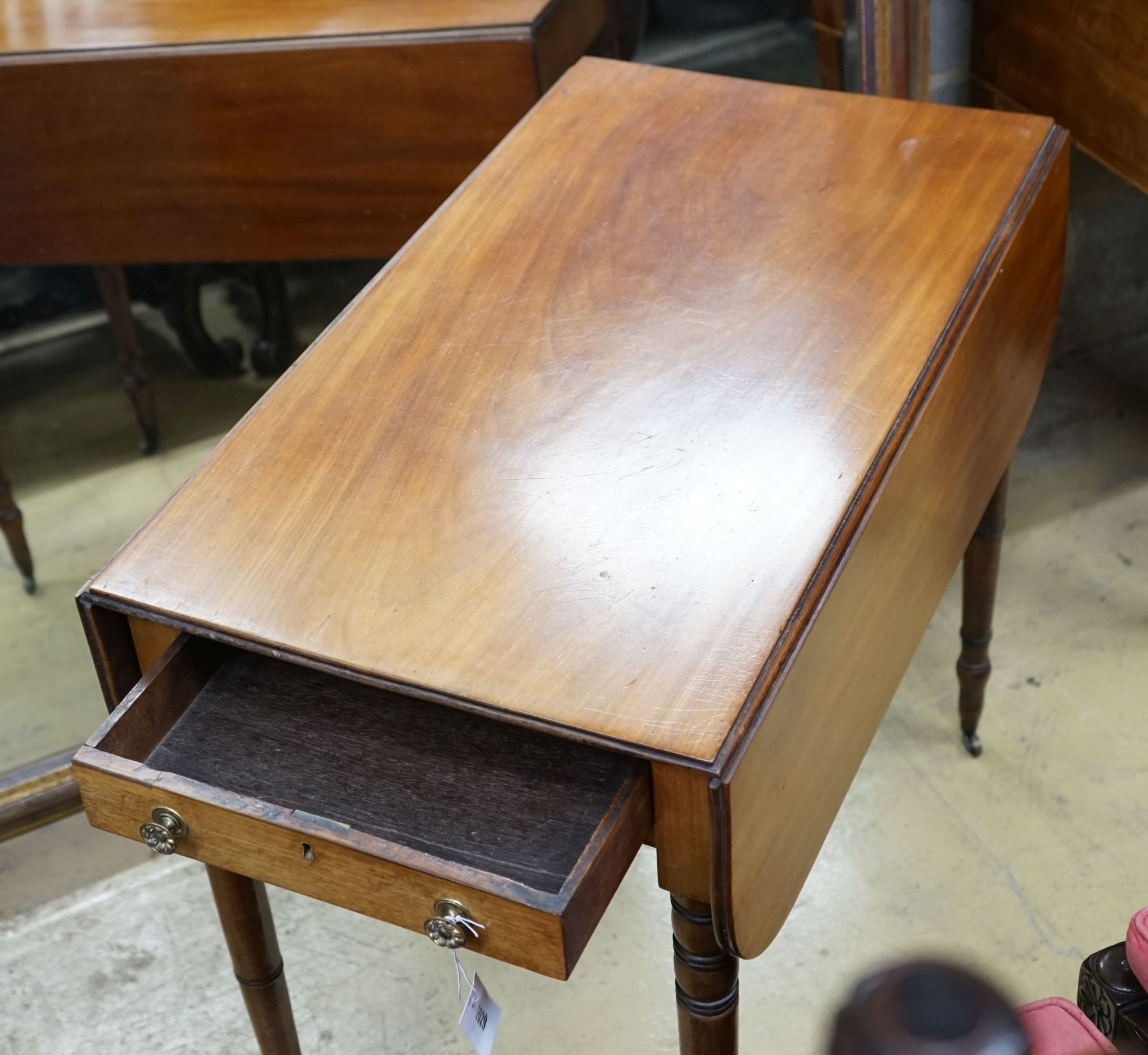 A Regency mahogany Pembroke table, width 82cm, depth 46cm, height 70cm